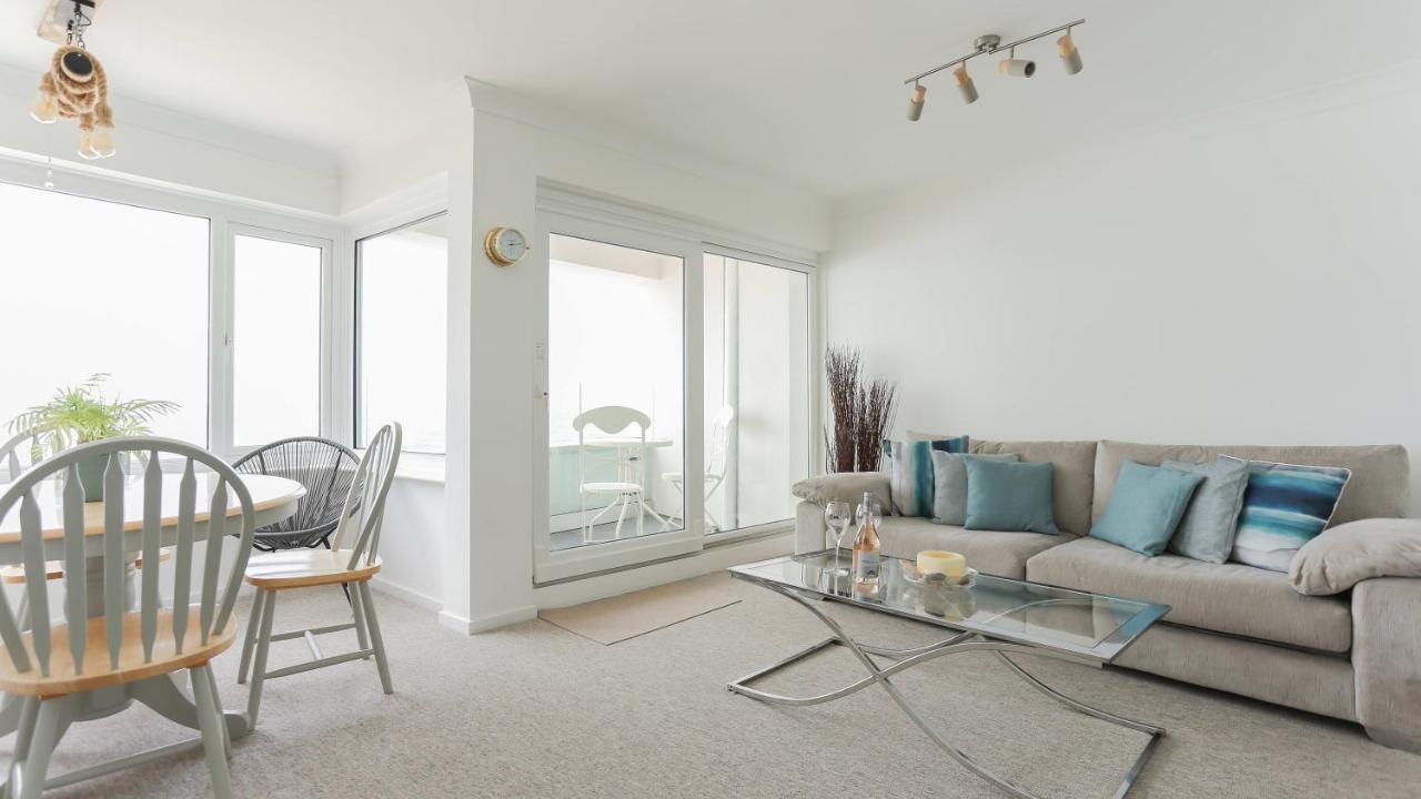 Tides - Beach Front Apartment In Bracklesham Bay チチェスター エクステリア 写真
