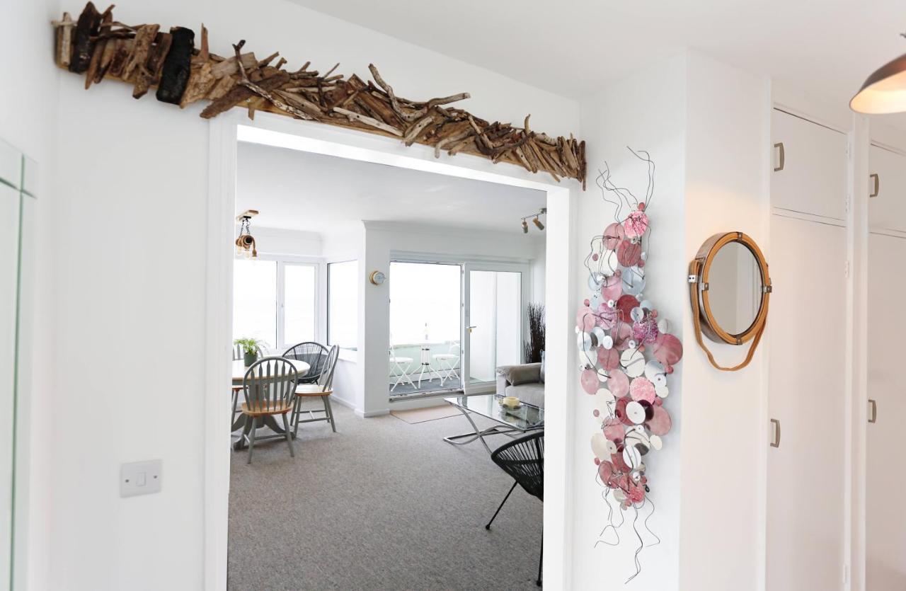 Tides - Beach Front Apartment In Bracklesham Bay チチェスター エクステリア 写真