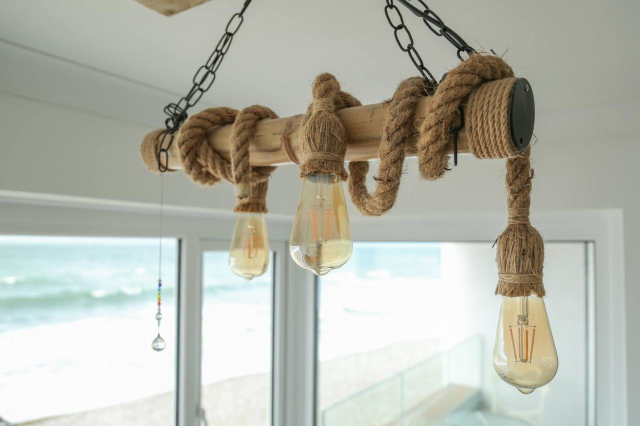 Tides - Beach Front Apartment In Bracklesham Bay チチェスター エクステリア 写真